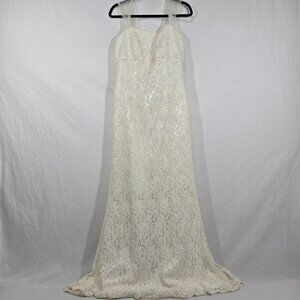 David's Bridal Ivory Lace Spaghetti Strap Wedding Dress